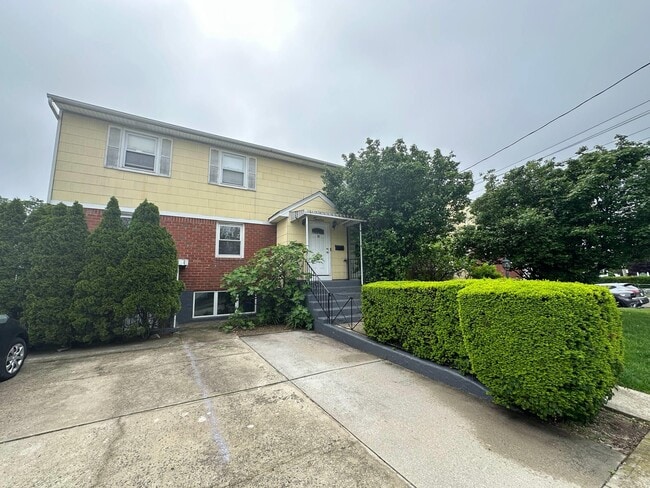 property at 12 Union Pl