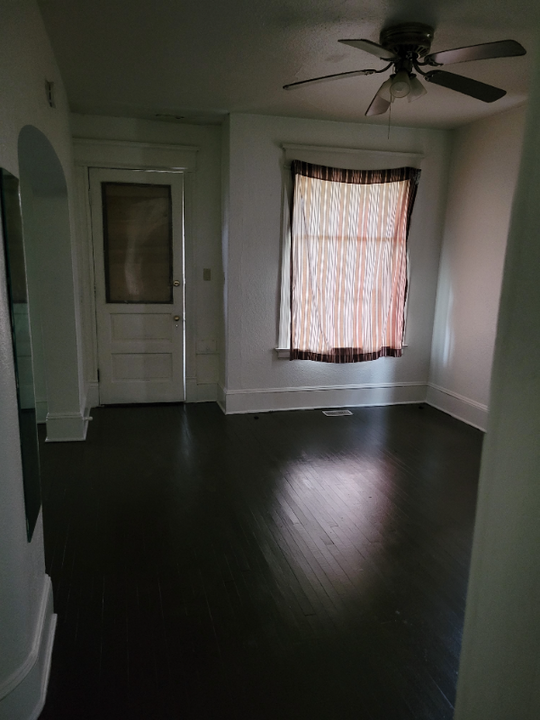 2551 N 23rd St-Unit -Lower in Milwaukee, WI - Foto de edificio