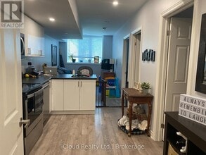 10A Lloyd St in St Catharines, ON - Building Photo - Building Photo