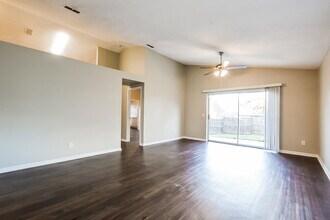 15 S Cervidae Dr in Apopka, FL - Foto de edificio - Building Photo