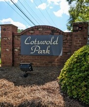 3710 Cotswold Ave, Unit Cotswold Park Condo #P in Greensboro, NC - Foto de edificio - Building Photo