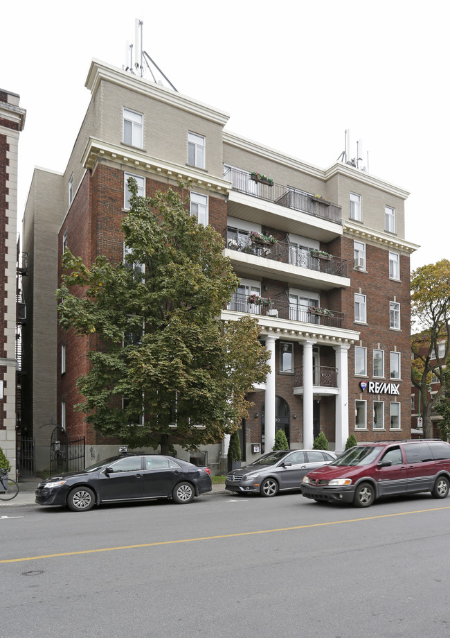 Residence Outremont in Outremont, QC - Building Photo - Building Photo