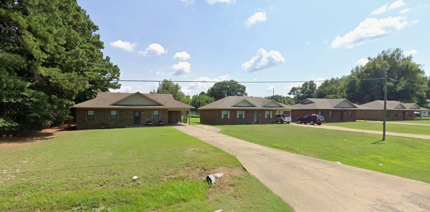2317 W Union Ave in Wynne, AR - Building Photo