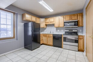 Salt Creek Townhomes in Lincoln, NE - Building Photo
