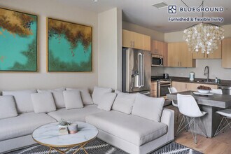 1400 Broadway, Unit FL2-ID39 in San Diego, CA - Building Photo - Building Photo