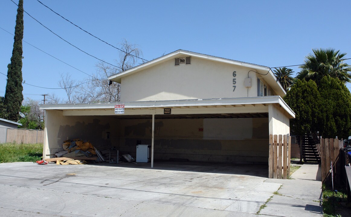 657 N Crescent Ave in San Bernardino, CA - Building Photo