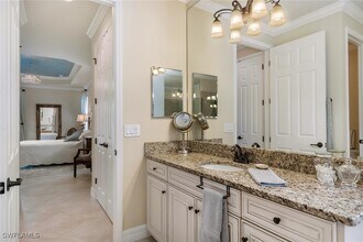 28529 Westmeath Ct in Bonita Springs, FL - Foto de edificio - Building Photo