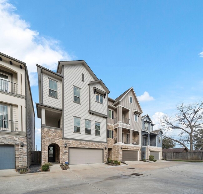 11008 Mikula Dr in Houston, TX - Building Photo - Building Photo