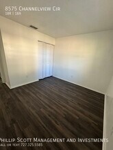 8575 Channelview Cir in Tampa, FL - Building Photo - Building Photo