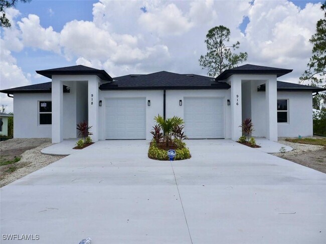 property at 918 Eisenhower Blvd