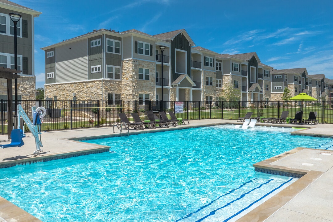 Denton Grove in Denton, TX - Foto de edificio