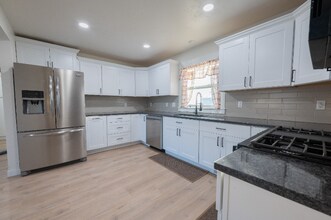 945 N 7th E St in Mountain Home, ID - Building Photo - Building Photo