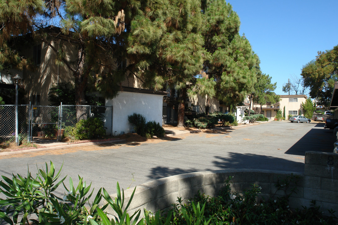 820 E Canon Perdido St in Santa Barbara, CA - Building Photo