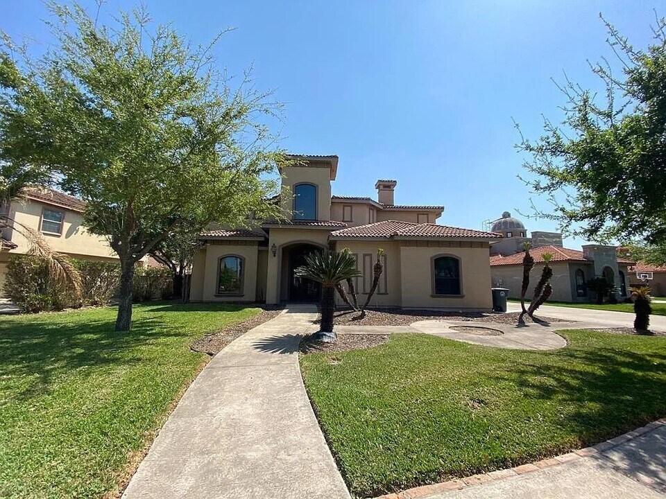 3901 El Jardin St in Mission, TX - Building Photo