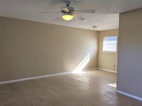 915 Alexander St in Houston, TX - Foto de edificio - Building Photo