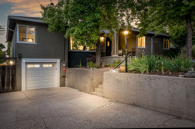 10370 Alta St in Grass Valley, CA - Building Photo - Building Photo