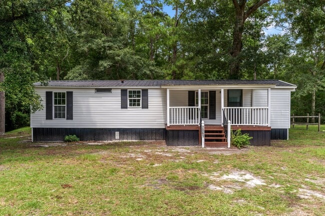 property at 2061 Center Ct SW
