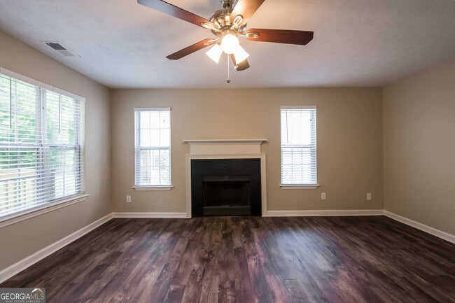 2295 Burdett Ridge Dr in College Park, GA - Building Photo - Building Photo