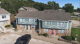 1324 S Jackson St in Junction City, KS - Building Photo