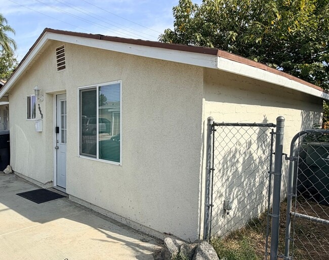 3448 Russell St in Riverside, CA - Building Photo - Building Photo