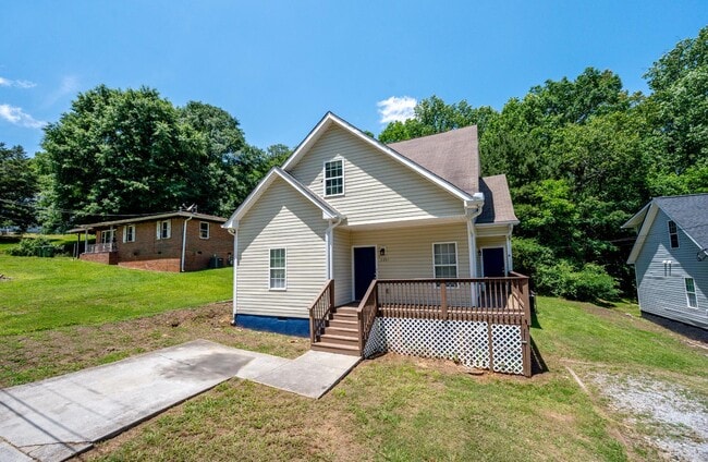 property at 2271 Sisk St NW