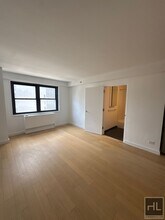 East 39th Street in New York, NY - Building Photo - Building Photo