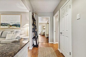 2127 Clarksdale Dr in Dallas, TX - Building Photo - Building Photo