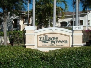 Village Green in Coral Springs, FL - Foto de edificio - Building Photo