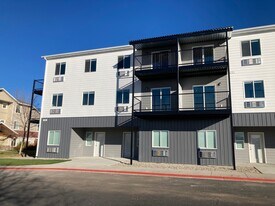 89 Village Dr, Unit 3rd Floor 2 Bedroom in Belgrade, MT - Building Photo