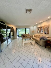 9 Southport Ln in Boynton Beach, FL - Foto de edificio - Building Photo