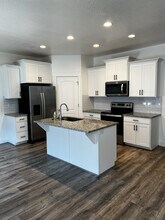4024 W 740 N in Lehi, UT - Foto de edificio - Building Photo