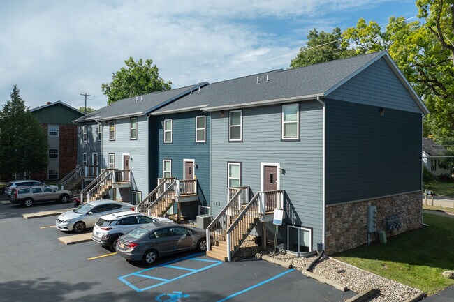 Main St. Properties in Kalamazoo, MI - Building Photo - Building Photo