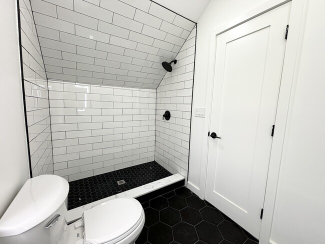 165 W Main St, Unit 1-2-3 in Goshen, NY - Building Photo - Building Photo