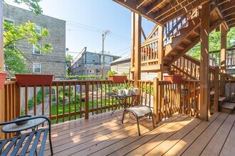 2947 W Lyndale St in Chicago, IL - Building Photo - Building Photo