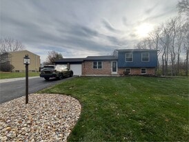 4235 Straight Arrow Rd in Beavercreek, OH - Building Photo