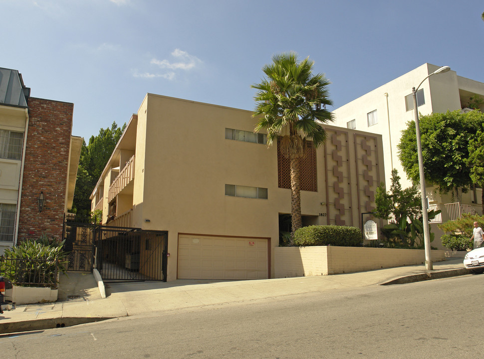 1829 N Fuller Ave in Los Angeles, CA - Building Photo