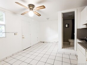 2433 SW 11th St in Miami, FL - Building Photo - Building Photo