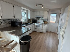 1060 Stafford Dr in Christiansburg, VA - Building Photo - Building Photo