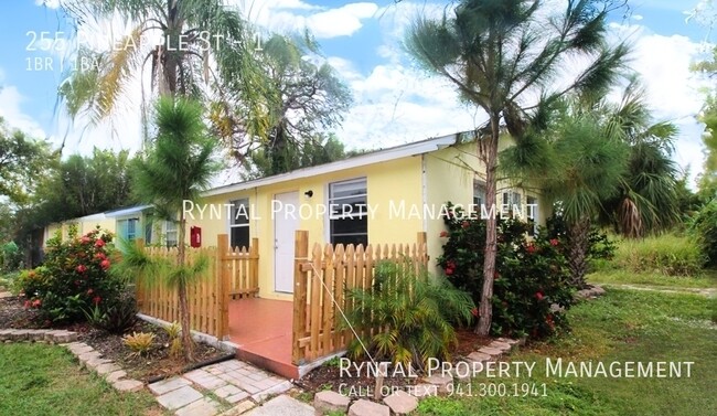 255 Pineapple St-Unit -1 in Englewood, FL - Building Photo - Building Photo