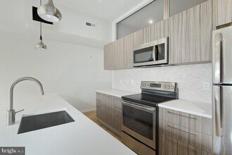 412 S 13th St in Philadelphia, PA - Building Photo - Building Photo