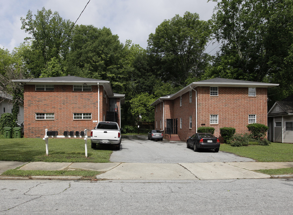 425 Holderness St SW in Atlanta, GA - Foto de edificio