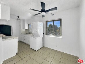 5113 Roseland St in Los Angeles, CA - Building Photo - Building Photo