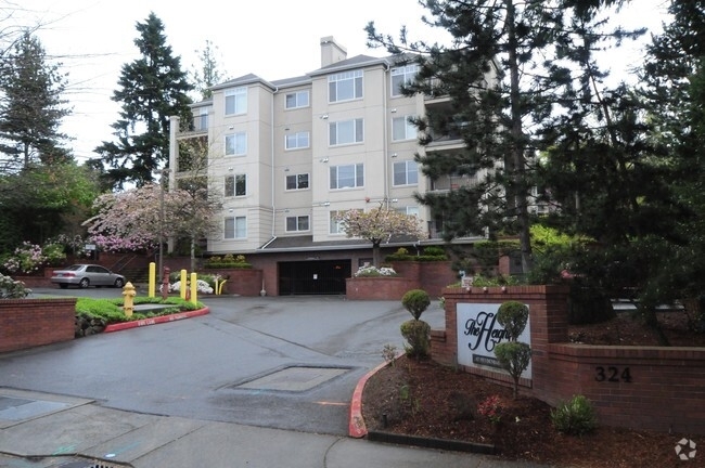 9900 SE Shoreland Dr in Bellevue, WA - Foto de edificio