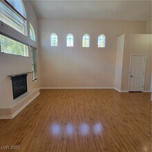 8765 Villa Alex Ave in Las Vegas, NV - Building Photo - Building Photo