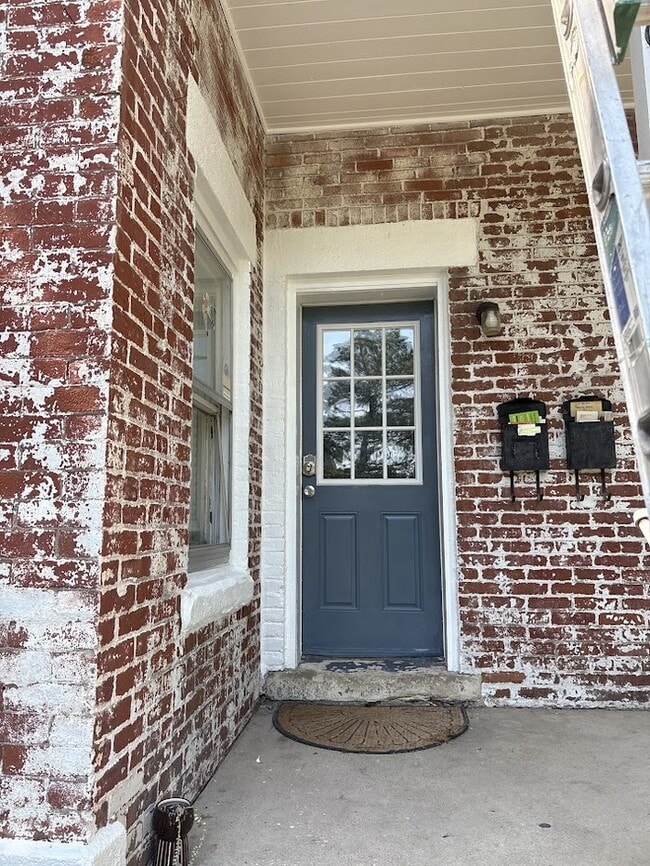 property at 700 E Missouri Ave