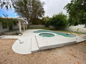 68305 Encinitas Rd in Cathedral City, CA - Building Photo - Building Photo