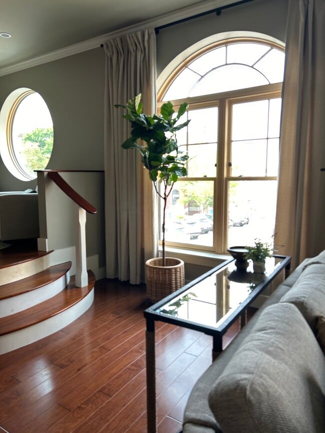 126 Church St, Unit 2 SOUTH in Belfast, ME - Building Photo - Building Photo