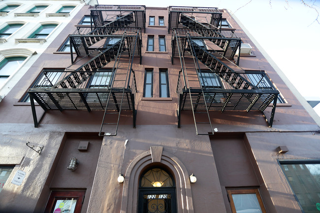 122-120 Atlantic Ave in Brooklyn, NY - Foto de edificio - Building Photo