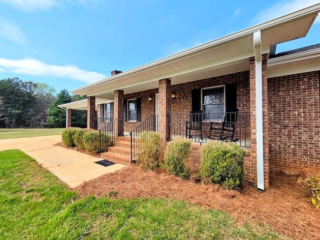 2891 Farrs Bridge Rd in Easley, SC - Building Photo - Building Photo