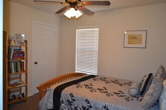 2405 Berger Dr in Bryan, TX - Building Photo - Building Photo